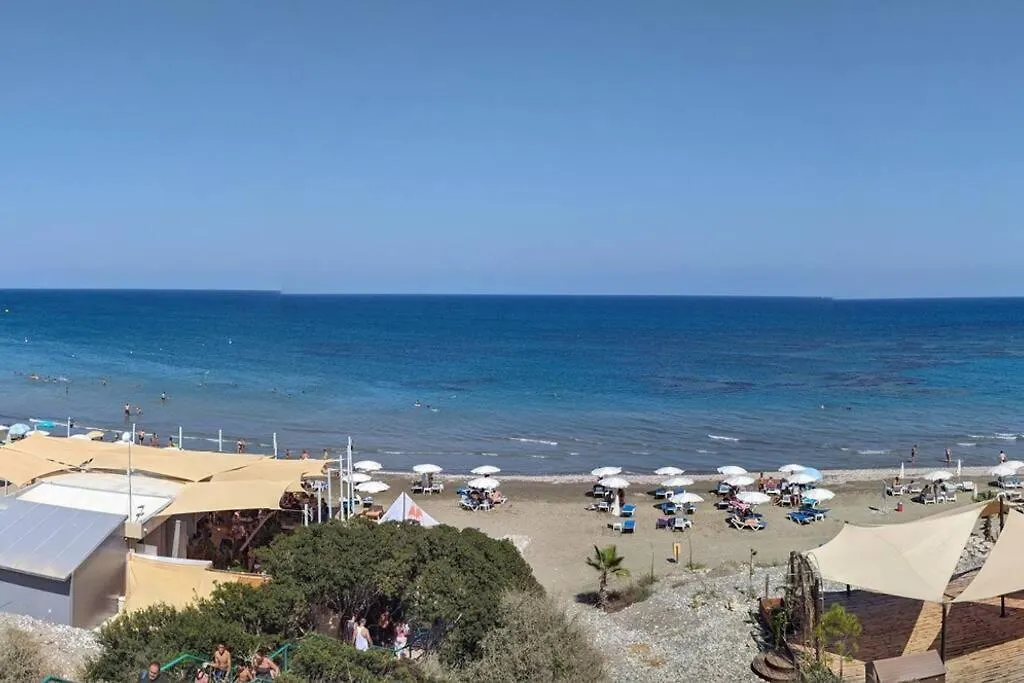 Villa With Private Pool In Pervolia, Larnaca